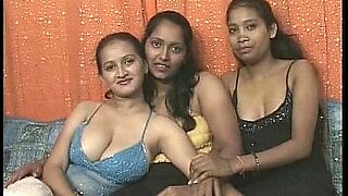 Three indian lezzies having diversion